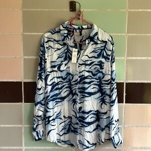 NWT. Chicos Size 1 Easy Shirt